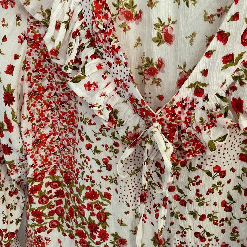❤️Dex Floral Blouse - Red and Green - Picture 3 of 7